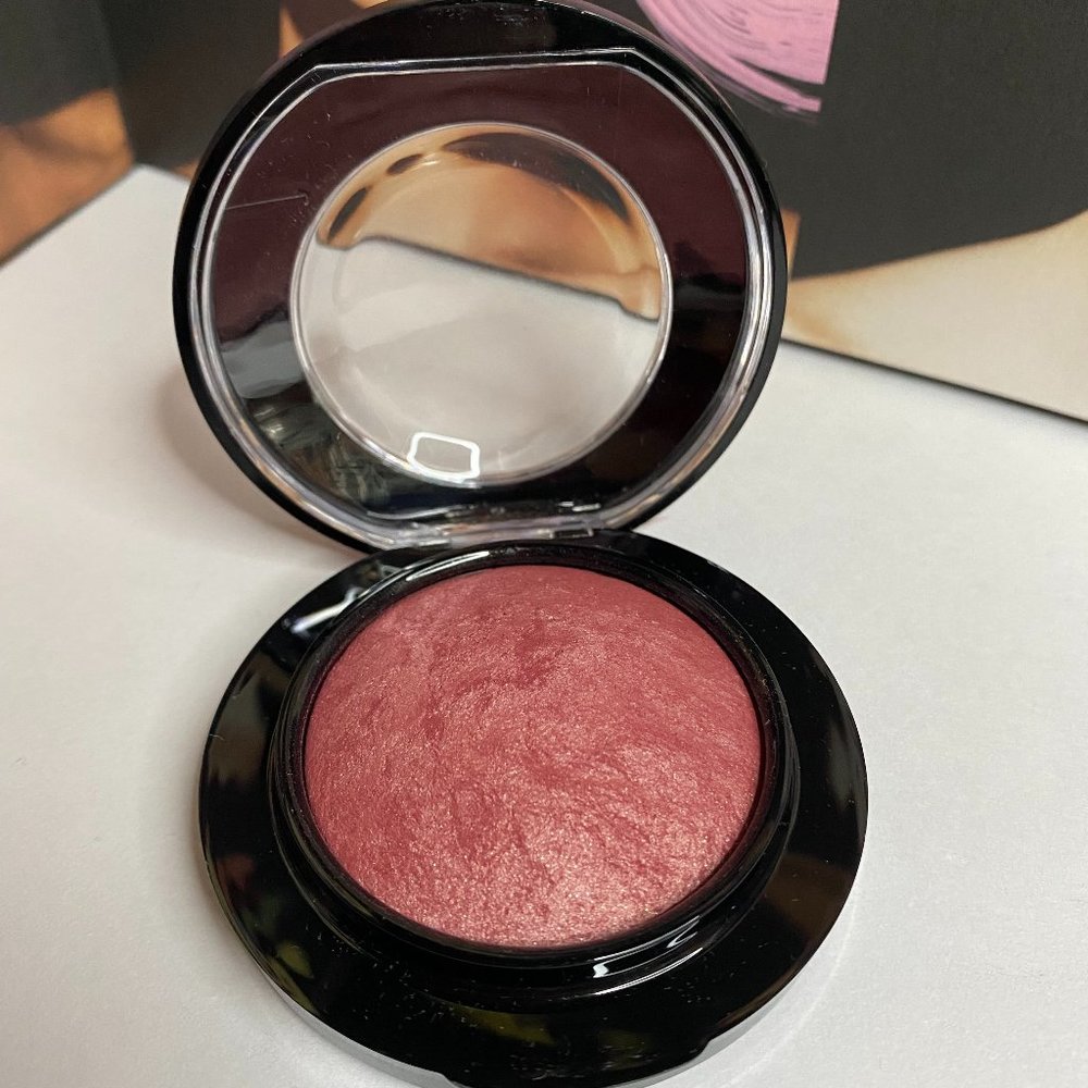 MAC Mineralize Blush in shade Love Thing